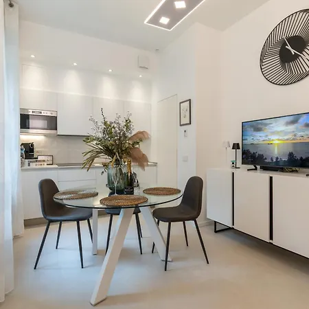 Apartment Palazzo Cavour, 34 - Luxury Decumano